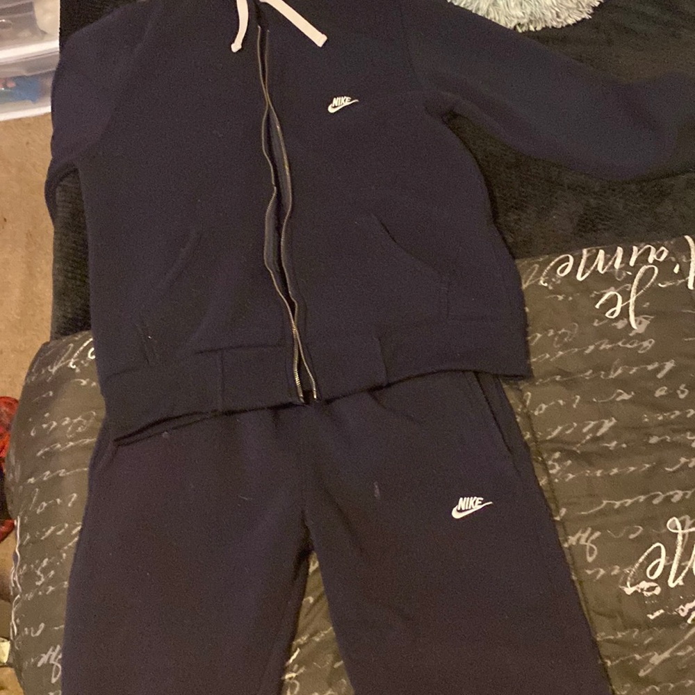 Nike zip up sweat suit